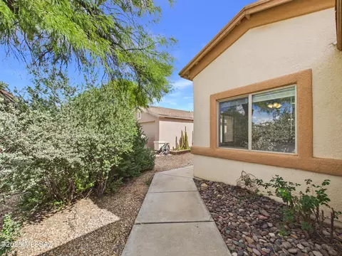 Exterior - 10096 Desert Valley Pl, Tucson, AZ 85747 photo 2 of 7