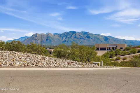 5001 N Wild Life Dr, Tucson, AZ 85745