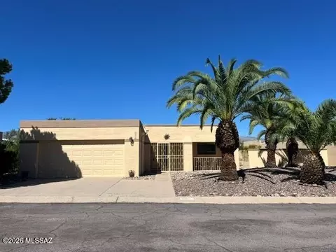 8905 E Seneca St, Tucson, AZ 85715