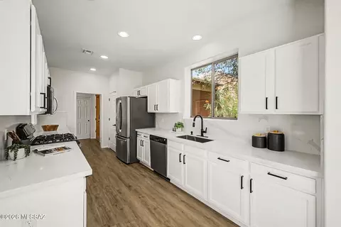 Kitchen - 13792 E Langtry Ln, Tucson, AZ 85747 photo 1 of 2