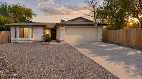 5818 S Mahan Dr, Tucson, AZ 85746