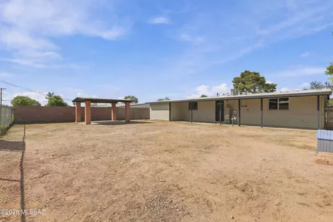 Exterior - 1126 E Macarthur St, Tucson, AZ 85714 photo 1 of 6