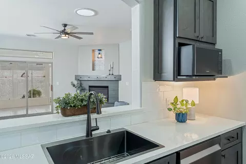 Kitchen - 7403 E Maritime Dr, Tucson, AZ 85756 photo 4 of 4