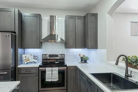 Kitchen - 7403 E Maritime Dr, Tucson, AZ 85756 photo 3 of 4