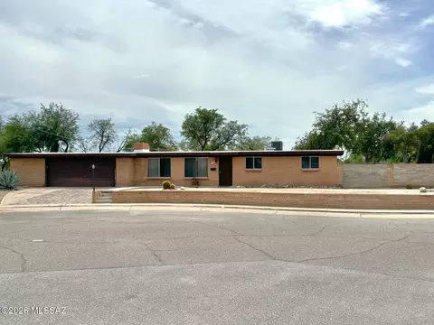 701 W Edgewater Dr, Tucson, AZ 85704