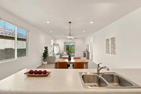 Kitchen - 21978 E Thunderhead Dr, Red Rock, AZ 85145 photo 3 of 3