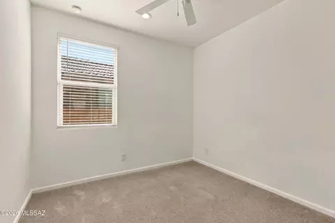 Bedroom - 21978 E Thunderhead Dr, Red Rock, AZ 85145 photo 4 of 8