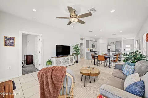 Living - 12863 E Joffroy Dr, Vail, AZ 85641 photo 1 of 2