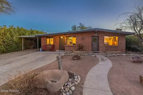 3936 E Hardy Dr, Tucson, AZ 85712