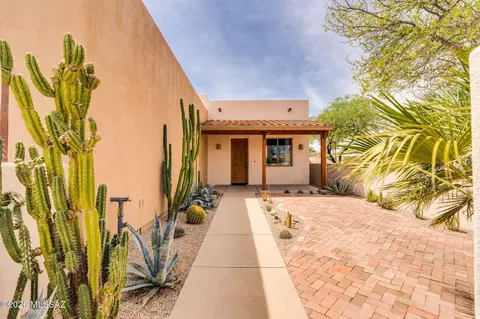 2655 N Sahuara Pl, Tucson, AZ 85712