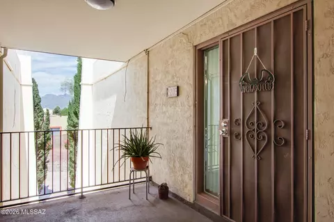 625 S Prudence Rd #203, Tucson, AZ 85710