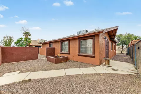 1037 E 30th St, Tucson, AZ 85713