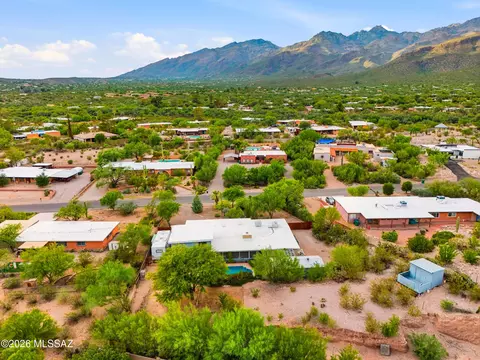 View/Area - 9400 E Summer Trl, Tucson, AZ 85749 photo 1 of 3