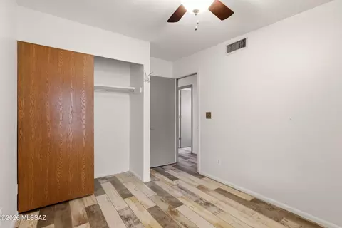 Bedroom - 9400 E Summer Trl, Tucson, AZ 85749 photo 2 of 3