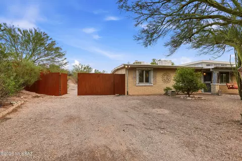 Exterior - 9400 E Summer Trl, Tucson, AZ 85749 photo 11 of 13