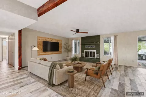 Living - 9400 E Summer Trl, Tucson, AZ 85749 photo 3 of 12