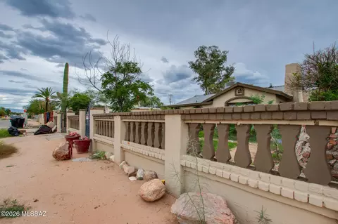 419 W Palmdale St, Tucson, AZ 85714