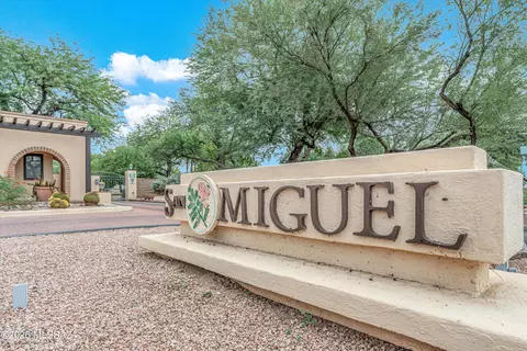 5620 E Binghampton Dr, Tucson, AZ 85712