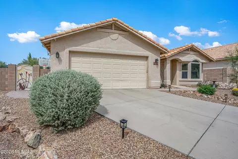 Exterior - 10226 E Buffaloberry Loop, Tucson, AZ 85748 photo 2 of 10