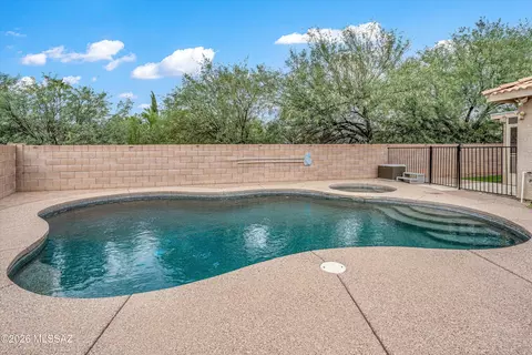 Exterior - 10226 E Buffaloberry Loop, Tucson, AZ 85748 photo 9 of 10