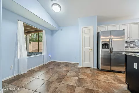 Dining - 10226 E Buffaloberry Loop, Tucson, AZ 85748 photo 3 of 3