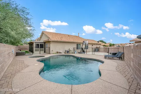 Exterior - 10226 E Buffaloberry Loop, Tucson, AZ 85748 photo 8 of 10