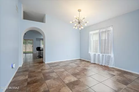 Dining - 10226 E Buffaloberry Loop, Tucson, AZ 85748 photo 2 of 3