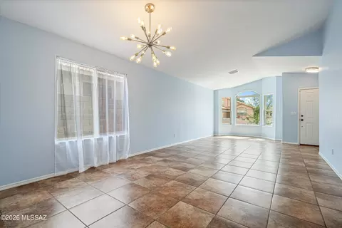 Living - 10226 E Buffaloberry Loop, Tucson, AZ 85748 photo 4 of 6
