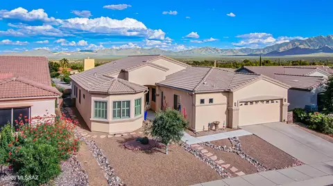 52 N Cedar Crest Dr, Green Valley, AZ 85614