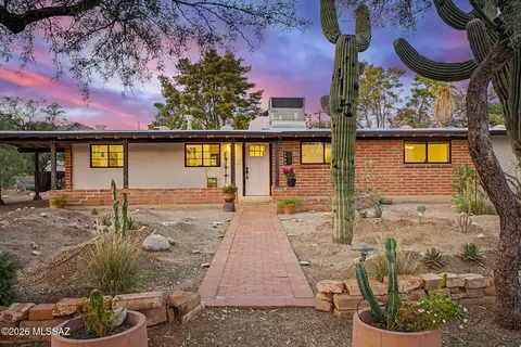 6909 E Mesa Grande Dr, Tucson, AZ 85715