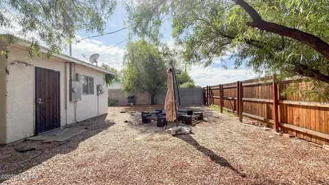 Exterior - 3521 E Sylvane St, Tucson, AZ 85713 photo 10 of 11