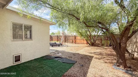 Exterior - 3521 E Sylvane St, Tucson, AZ 85713 photo 8 of 11