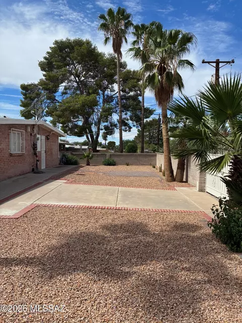 Exterior - 5453 E 4th St, Tucson, AZ 85711 photo 4 of 9