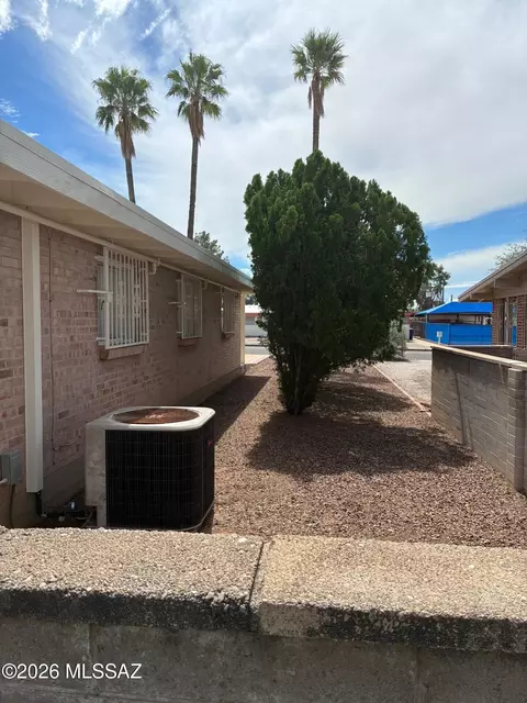 Exterior - 5453 E 4th St, Tucson, AZ 85711 photo 9 of 9