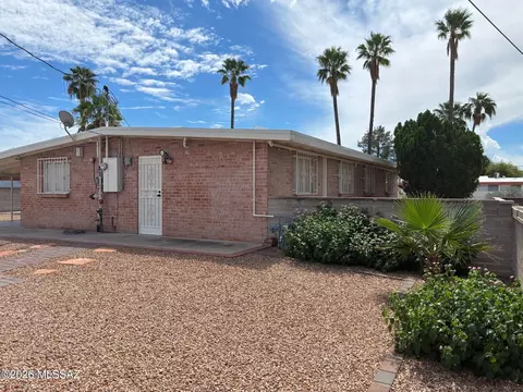 Exterior - 5453 E 4th St, Tucson, AZ 85711 photo 8 of 9