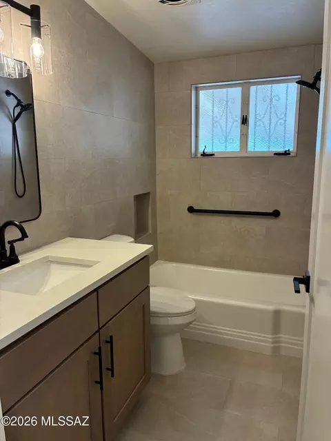 Bath - 5453 E 4th St, Tucson, AZ 85711 photo 1 of 4