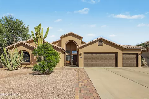 8408 N Poudre Dr, Tucson, AZ 85743