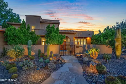 6882 E Desert Wind Ct, Tucson, AZ 85750