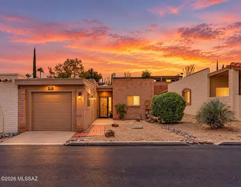 1457 W Calle Altamira, Green Valley, AZ 85622
