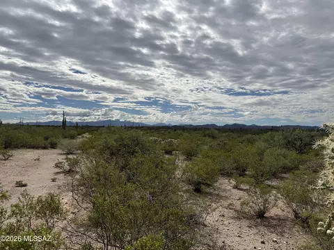 20452 N Oracle Rd, Catalina, AZ 85739