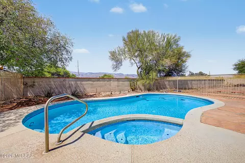 51 S Gold Mine Loop, Tucson, AZ 85748