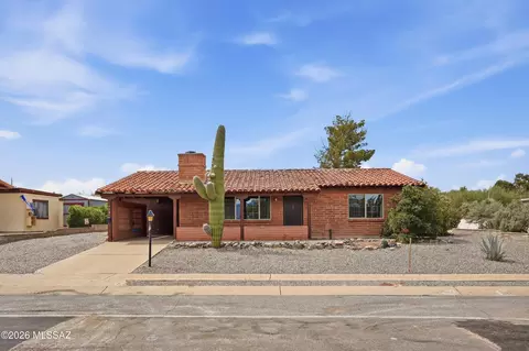 424 S Abrego Dr, Green Valley, AZ 85614