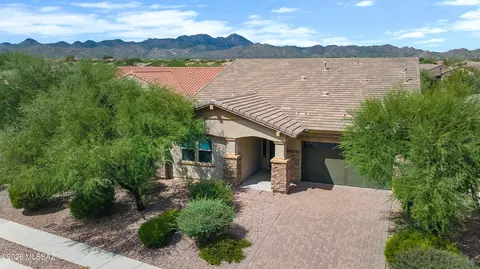 1076 W Desert Firetail Ln, Oro Valley, AZ 85755