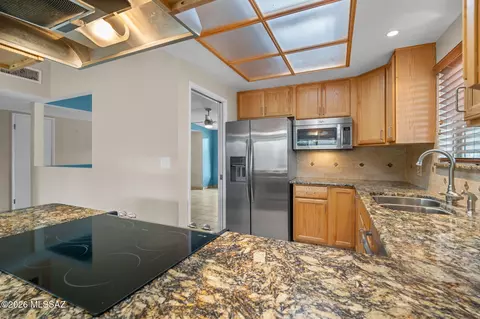 Kitchen - 9209 E 39th St, Tucson, AZ 85730 photo 4 of 5