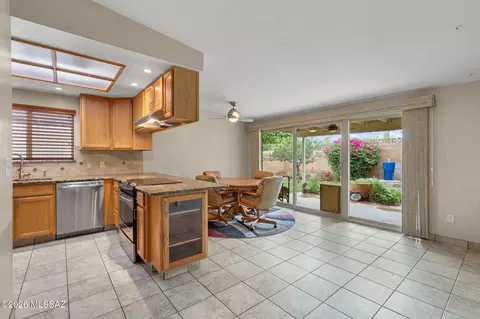Kitchen - 9209 E 39th St, Tucson, AZ 85730 photo 5 of 5