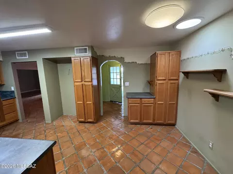Kitchen - 9282 E Indio Pl, Tucson, AZ 85749 photo 2 of 2