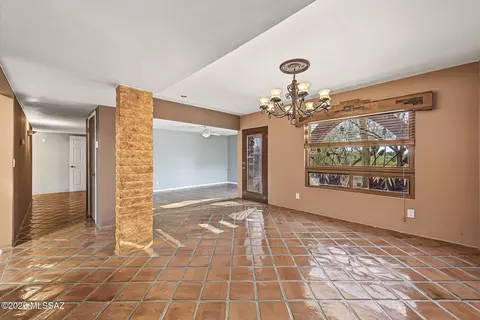 Dining - 9282 E Indio Pl, Tucson, AZ 85749 photo 2 of 5