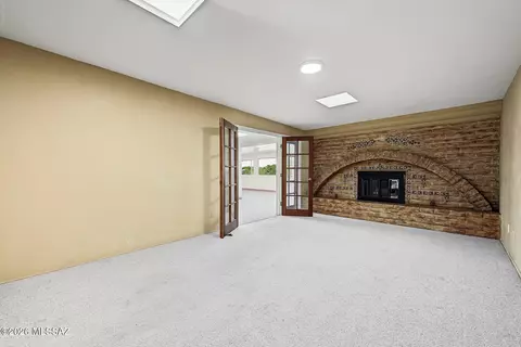 Living - 9282 E Indio Pl, Tucson, AZ 85749 photo 4 of 6