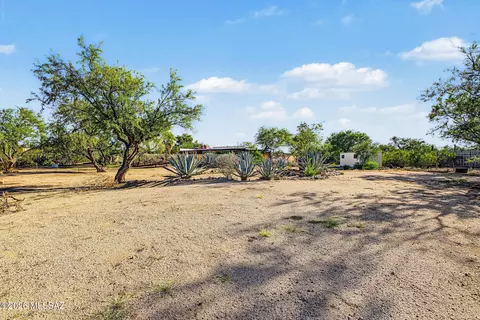 Exterior - 9282 E Indio Pl, Tucson, AZ 85749 photo 3 of 13