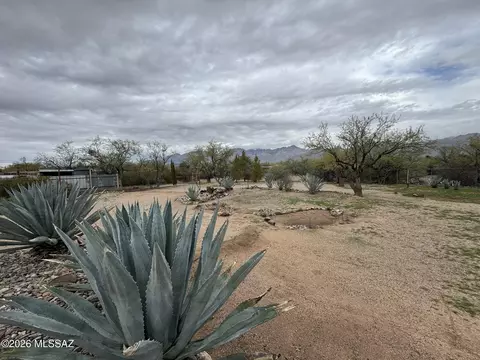 Exterior - 9282 E Indio Pl, Tucson, AZ 85749 photo 9 of 17